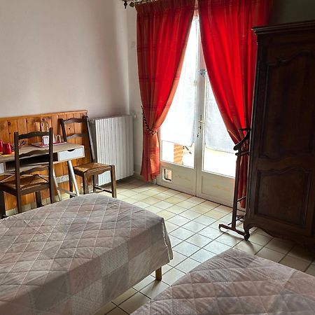 Manoir De La Gravette, Maison & Table D'Hotes มงโตบ็อง ภายนอก รูปภาพ