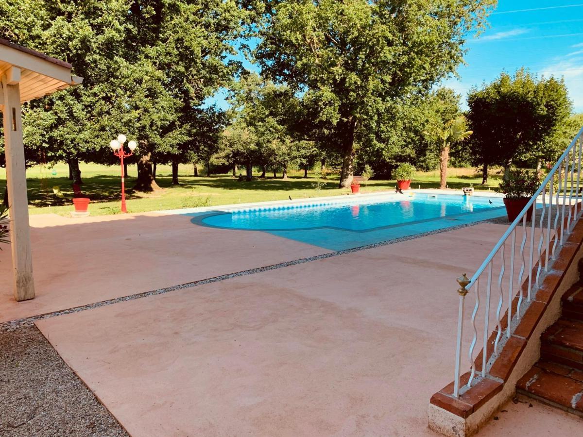 Manoir De La Gravette, Maison & Table D'Hotes มงโตบ็อง ภายนอก รูปภาพ
