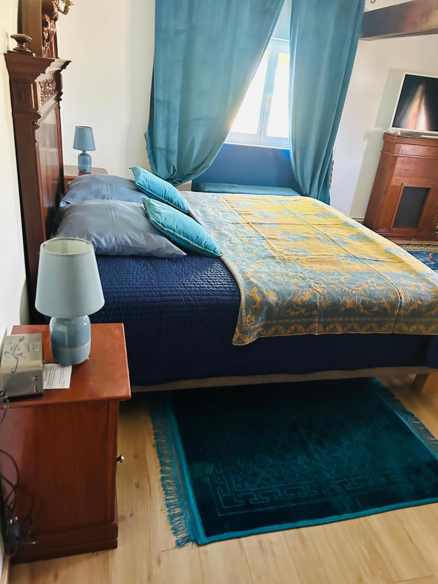 Manoir De La Gravette, Maison & Table D'Hotes มงโตบ็อง ภายนอก รูปภาพ